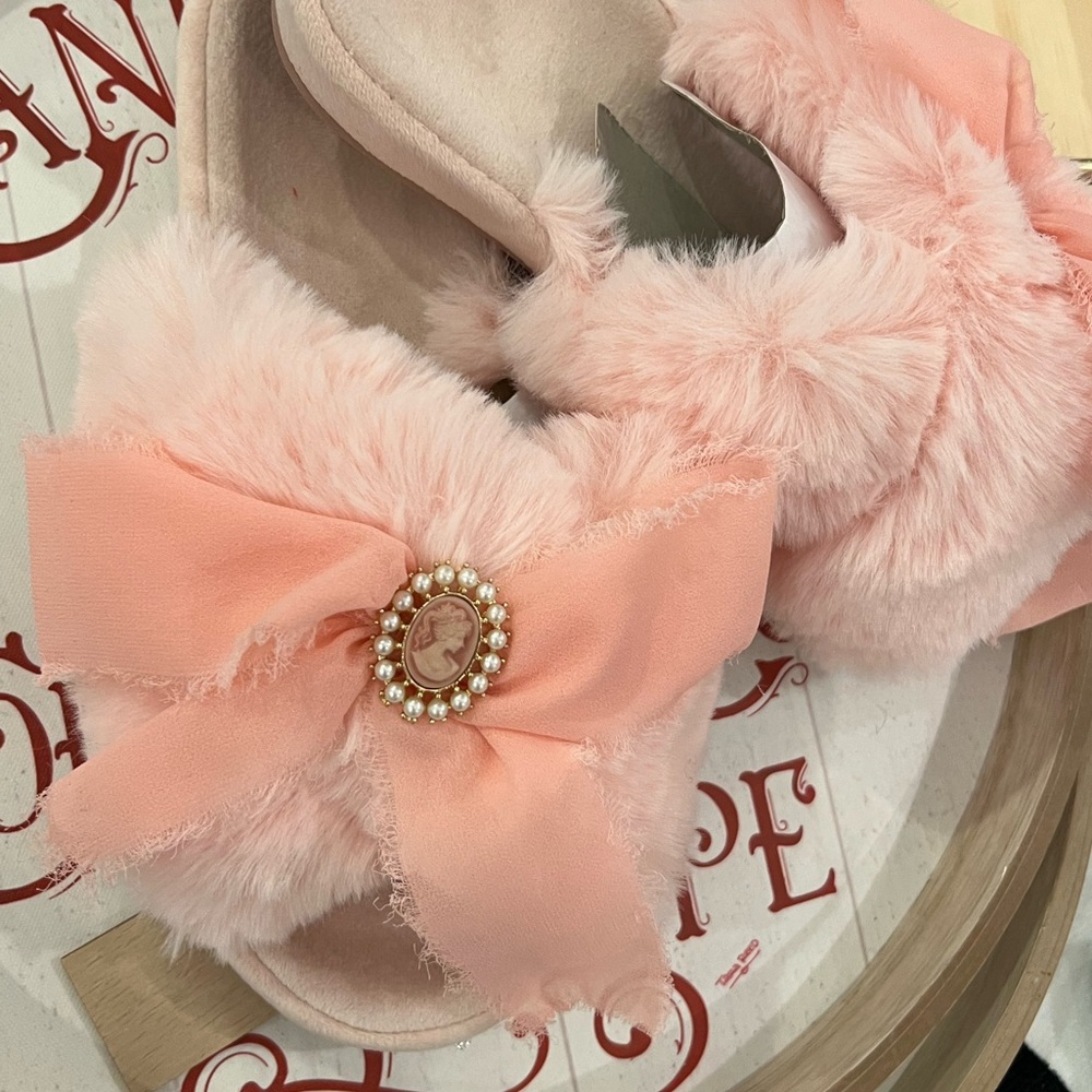 Woman’s pink chiffon ribbon open toe slippers